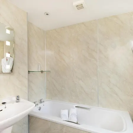 לינה וארוחת בוקר Brantholme אמבלסייד